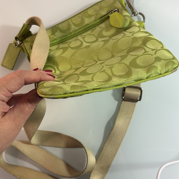Coach | Apple 🍏 Lime Y2K Signature C Monogram Jacquard Swingpack - Picture 7 of 10